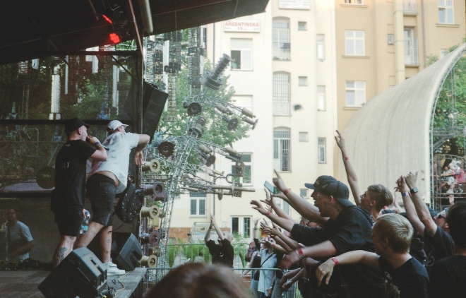 17 Cross Club, Pain, Strýc Nory